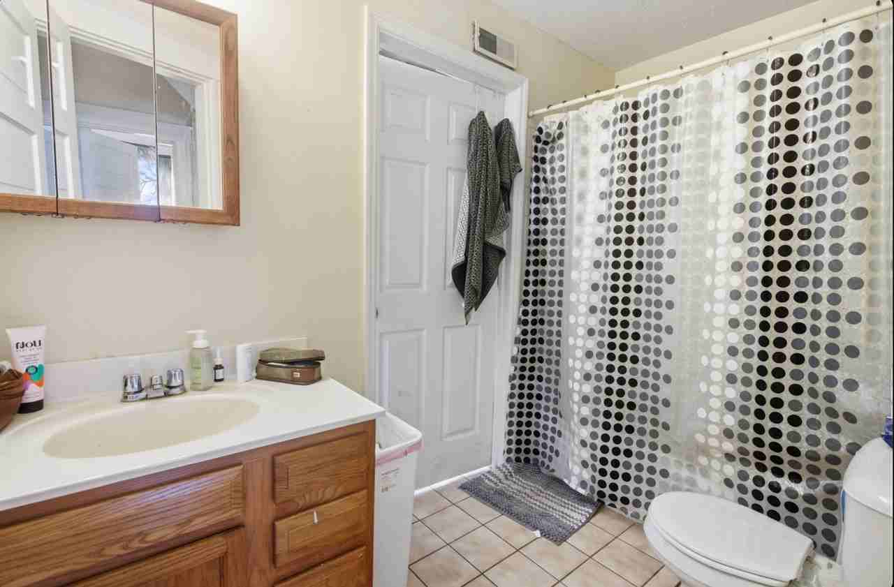 132 Parker St - Photo 5 of 8