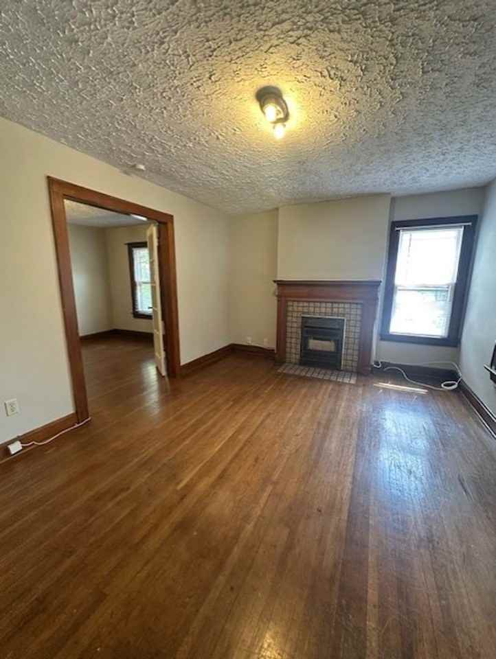 1164 Northwest Blvd #C - Photo 7 of 16