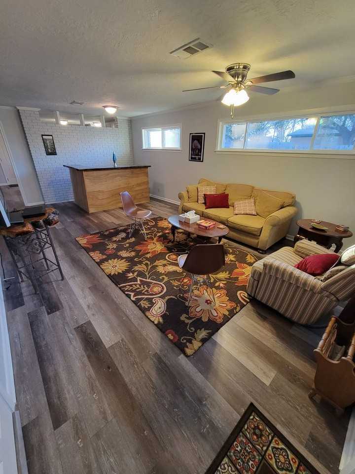 4200 Oaklawn St - Photo 4 of 22