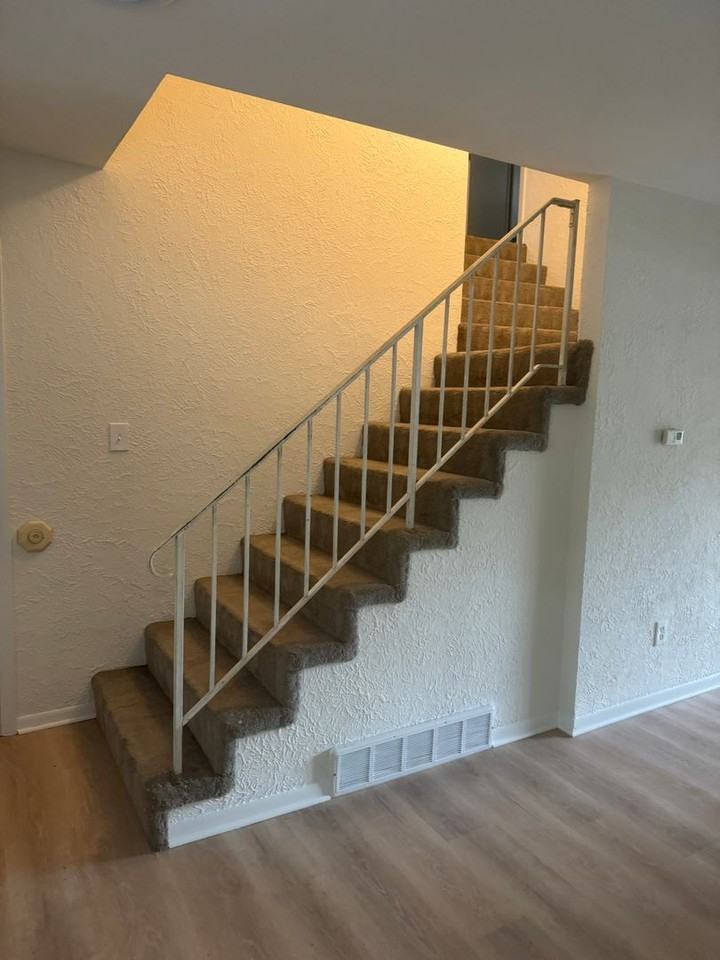 4326 W Bethany Dr - Photo 5 of 6