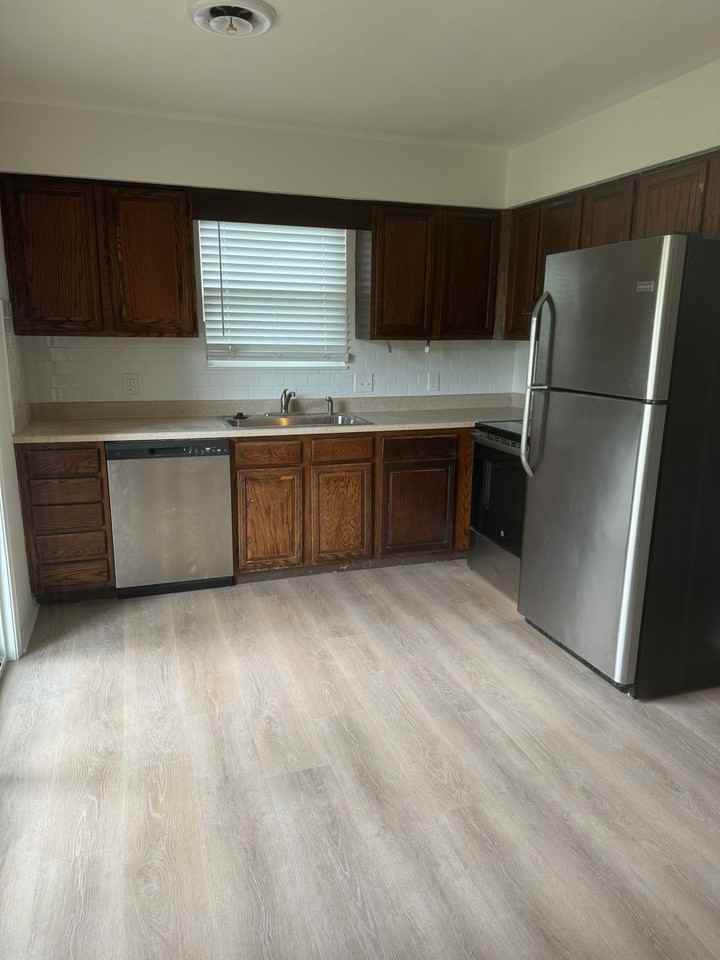 4326 W Bethany Dr - Photo 6 of 6