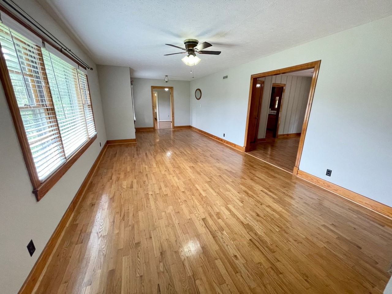 1206 S Madison St - Photo 2 of 16