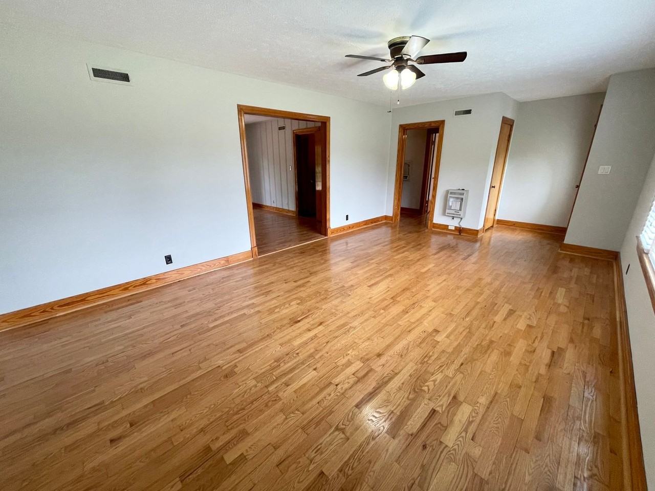 1206 S Madison St - Photo 3 of 16