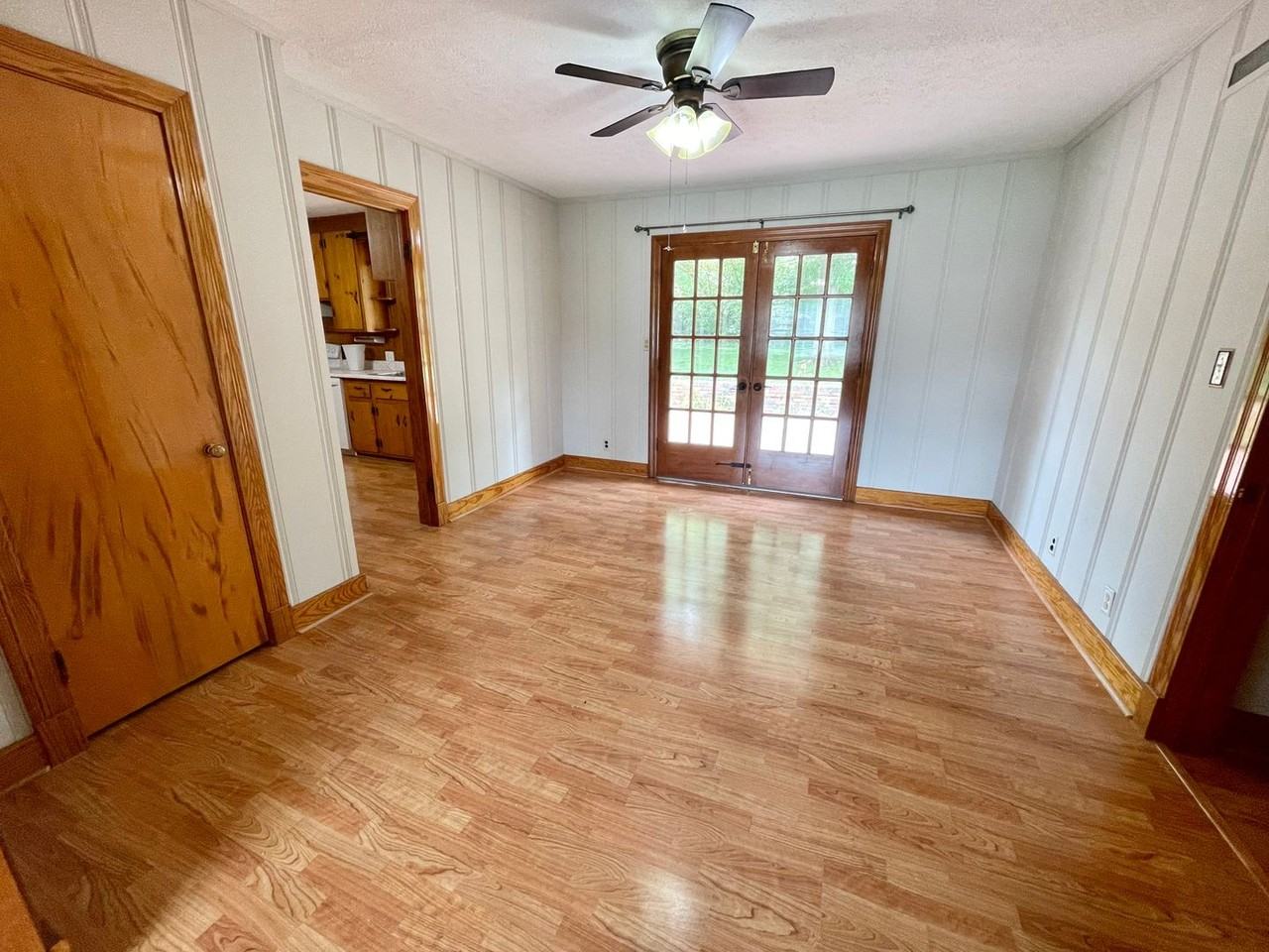 1206 S Madison St - Photo 4 of 16