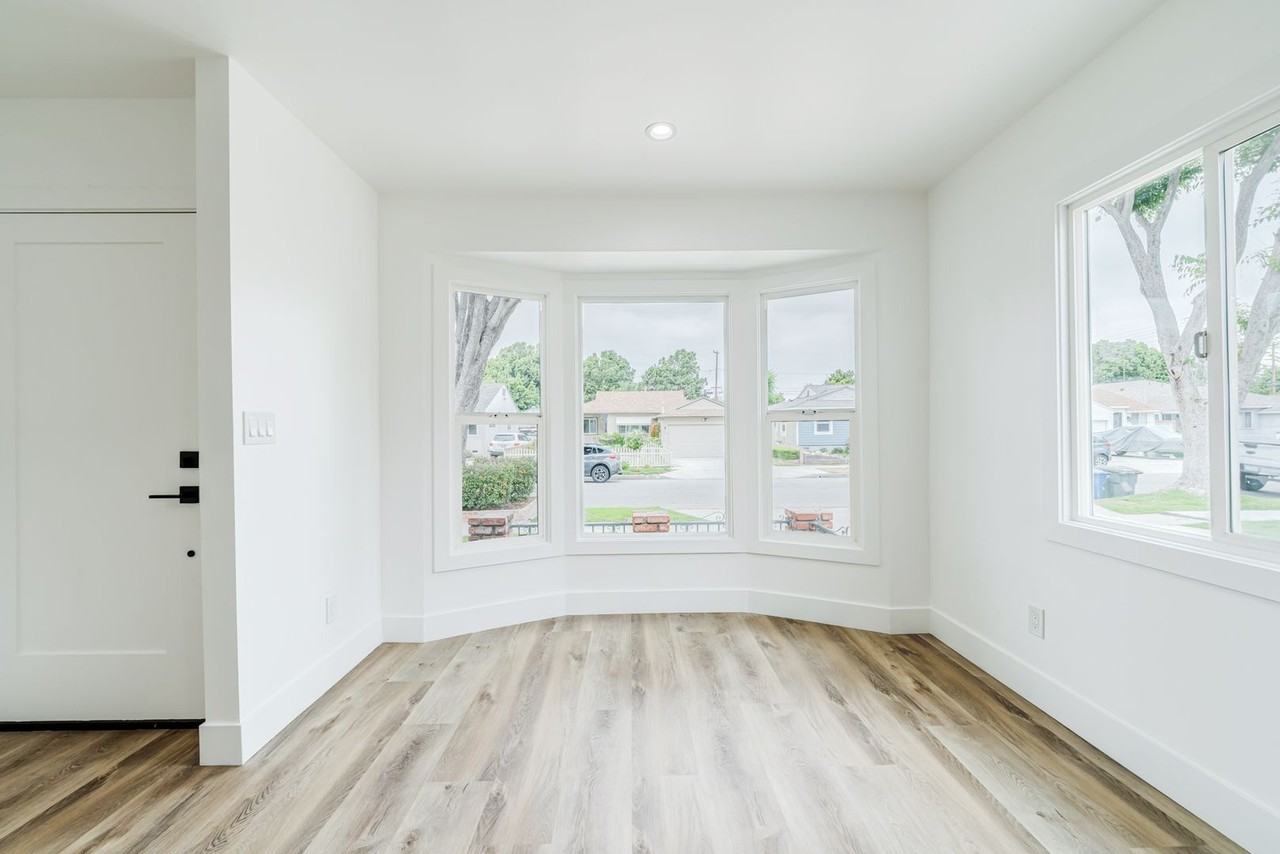 7020 Schroll - Photo 3 of 39