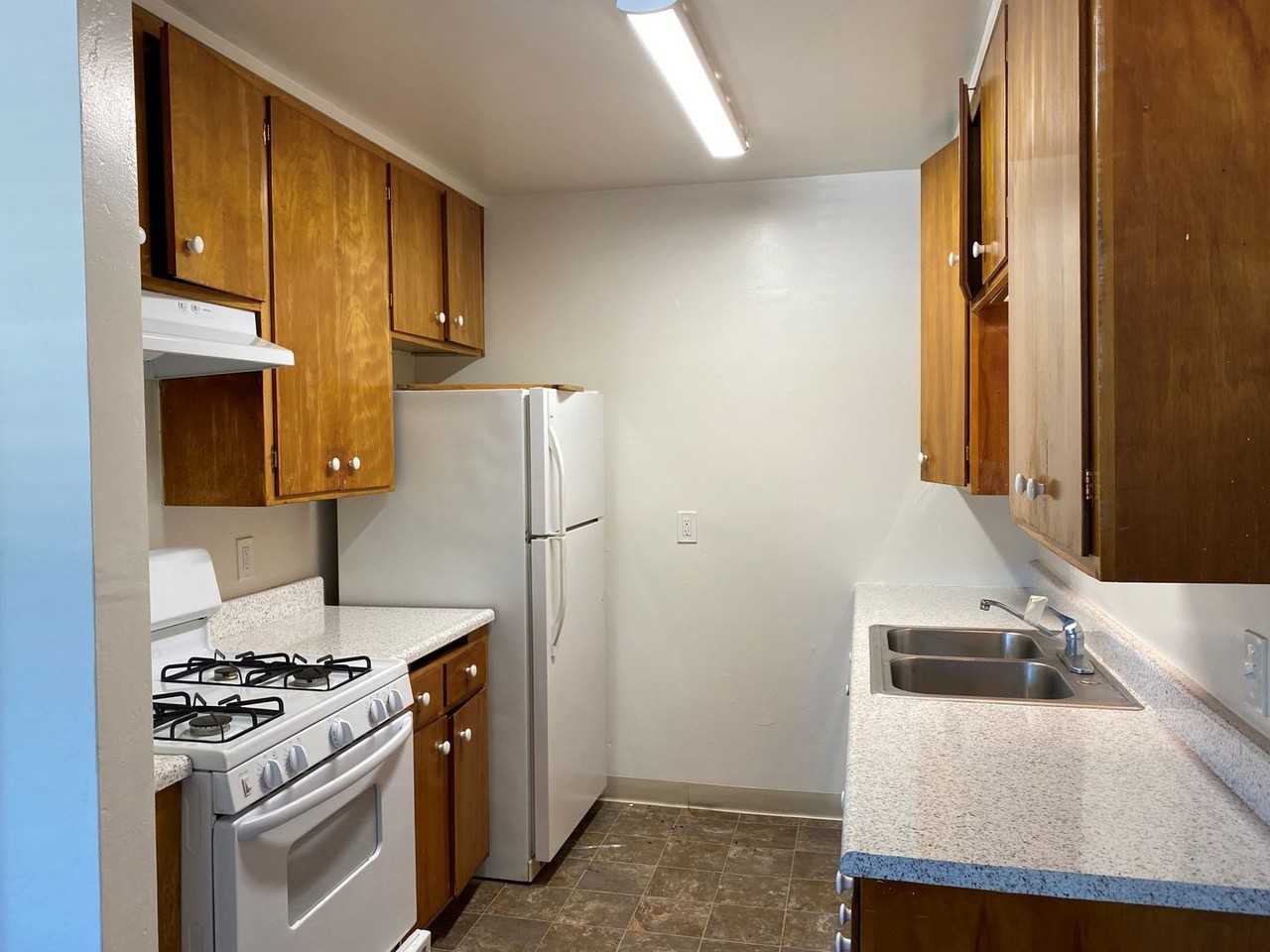 336 Claydelle Ave #10 - Photo 2 of 11