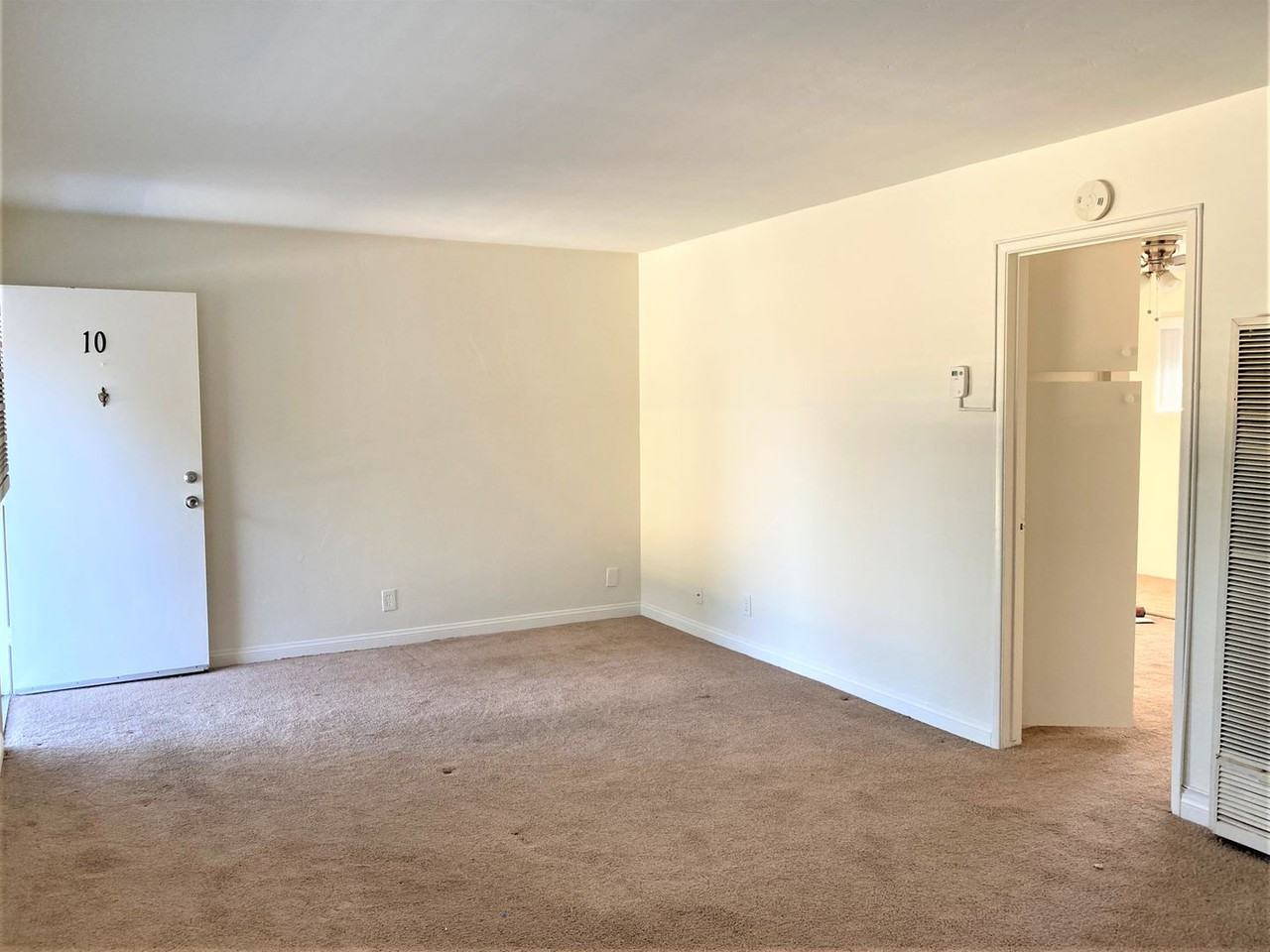 336 Claydelle Ave #10 - Photo 3 of 11