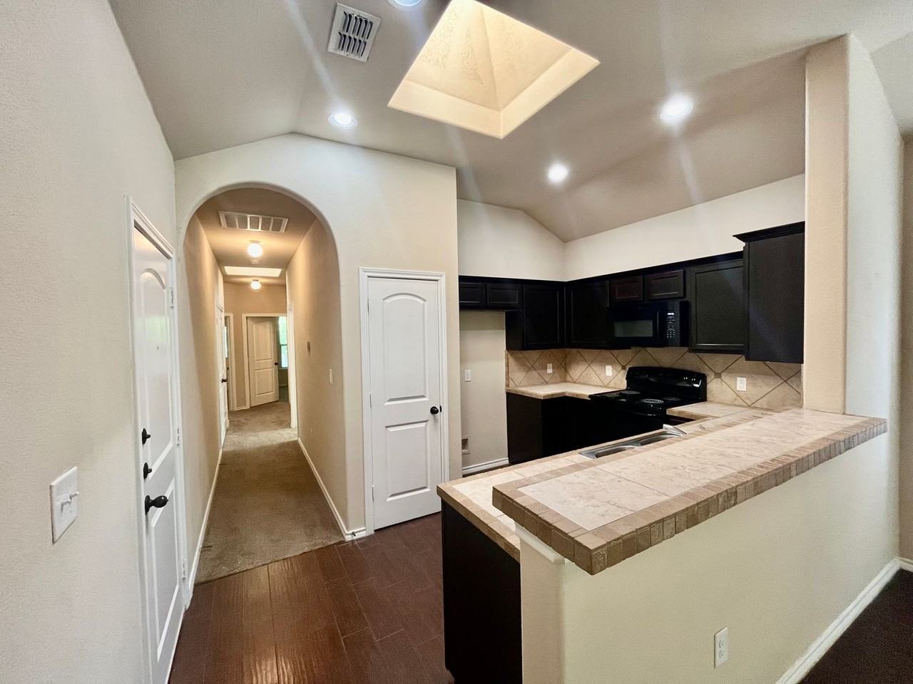 143 Creekside Villa Dr - Photo 6 of 18