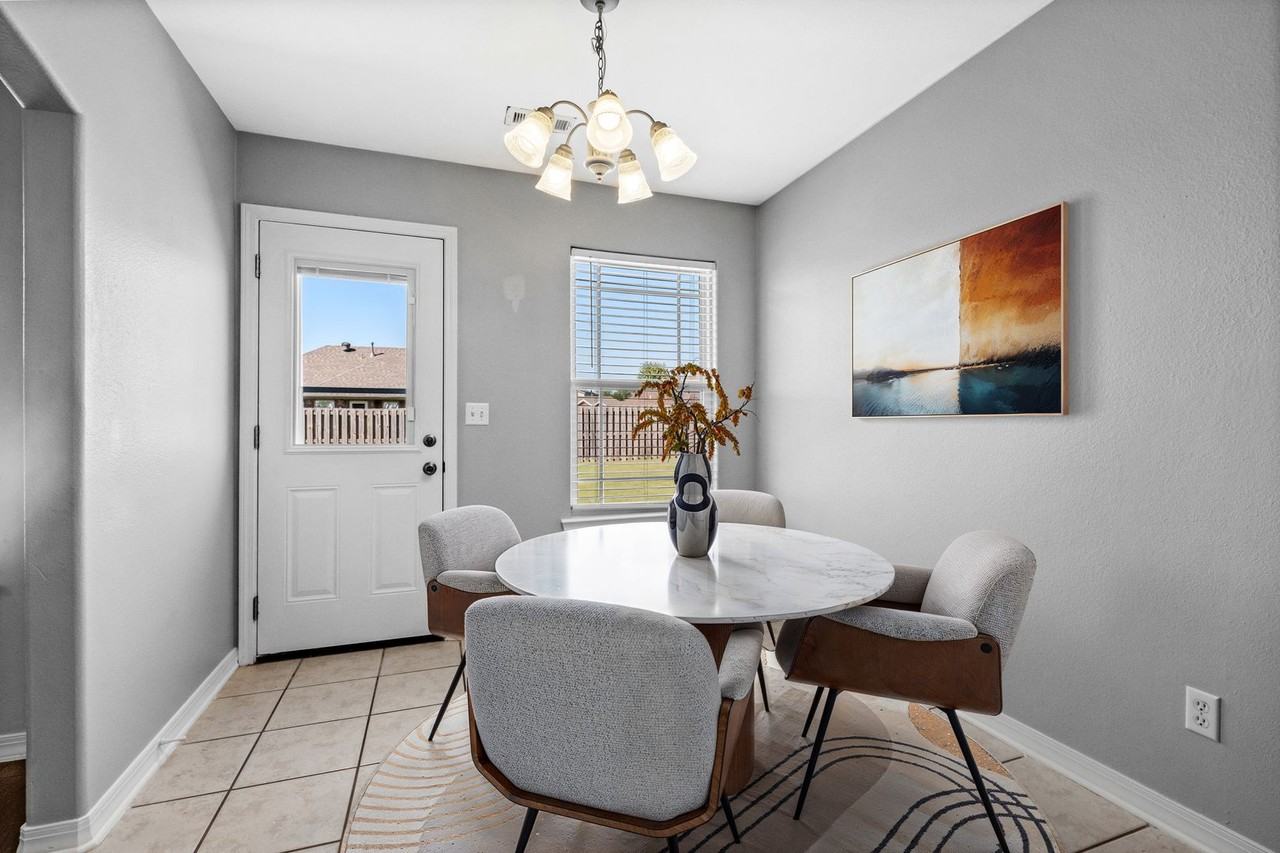 321 Coopers Farm Rd - Photo 6 of 33