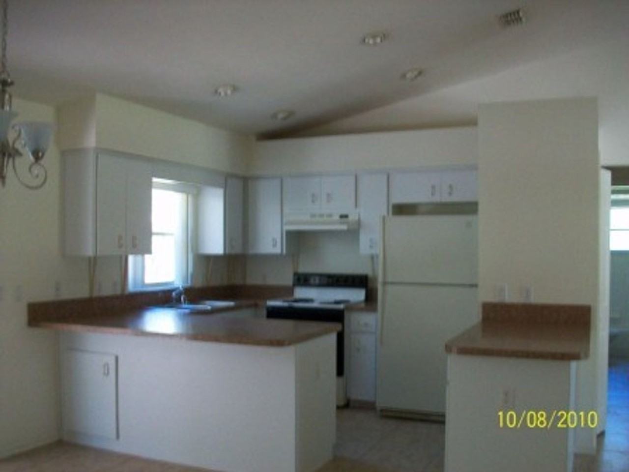 1471 E Saint James Loop - Photo 2 of 12