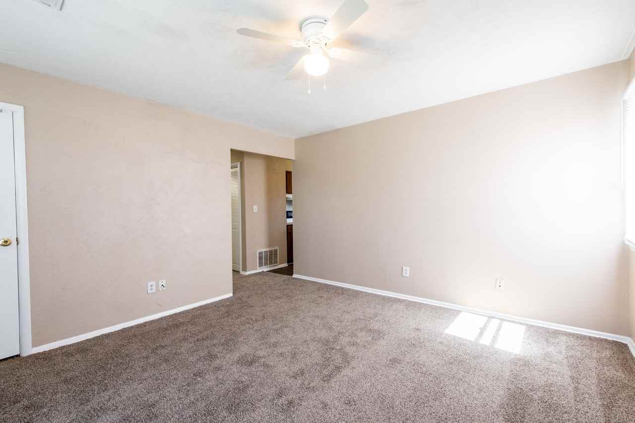 3503 Medford Ct - Photo 5 of 21