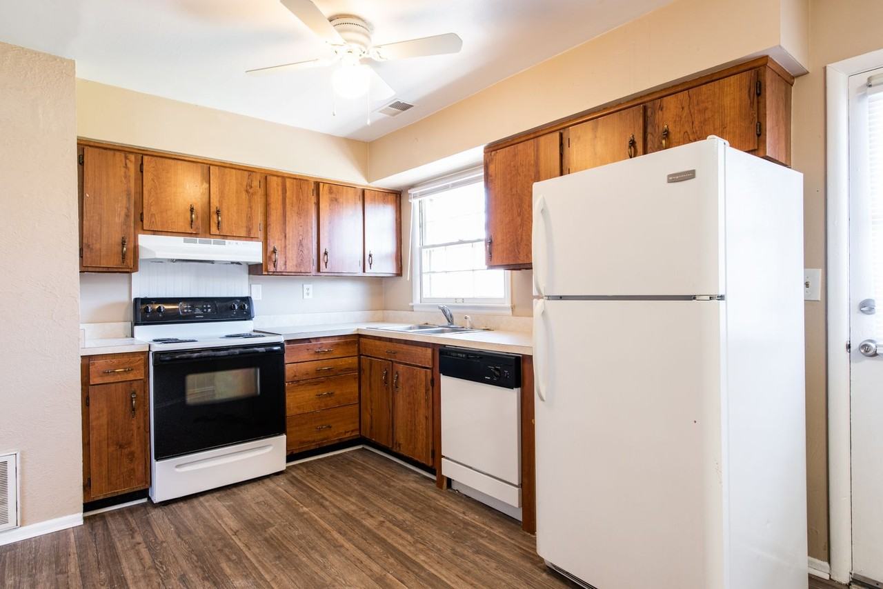 3503 Medford Ct - Photo 6 of 21