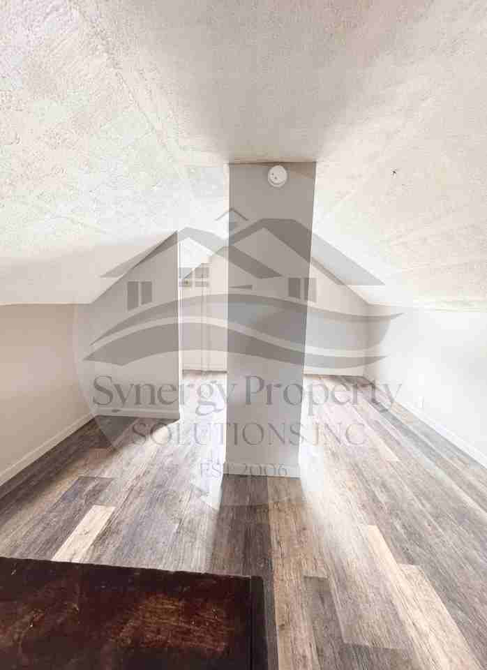 247 Sturges Ave - Photo 7 of 9