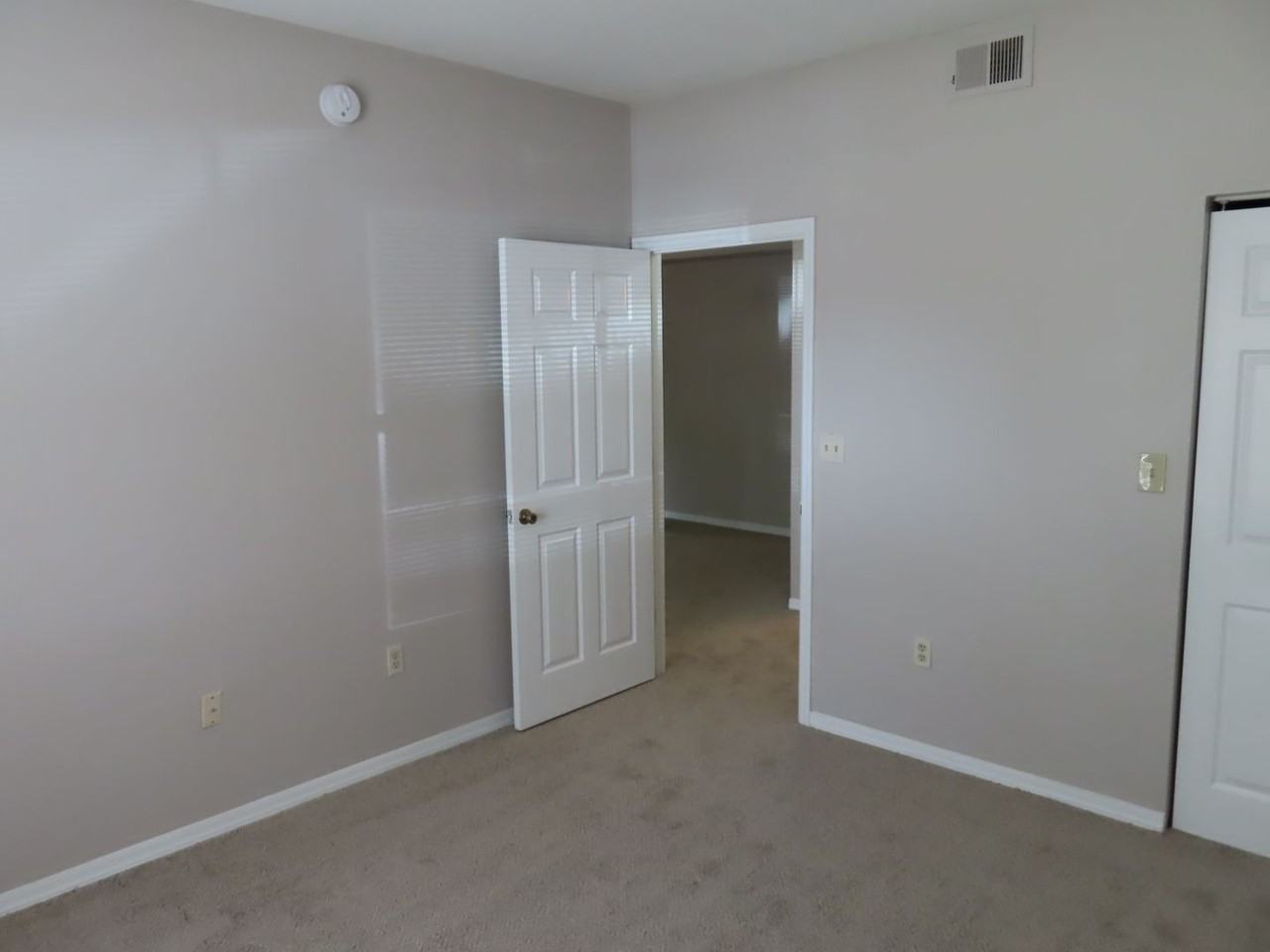 5608 Pinnacle Heights Cir #109 - Photo 7 of 17