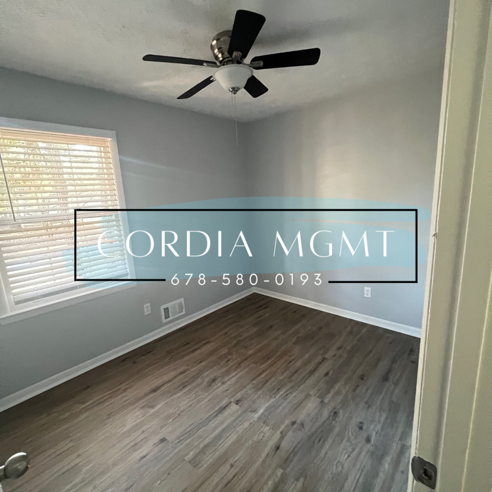 1857 Whitworth Dr - Photo 4 of 22