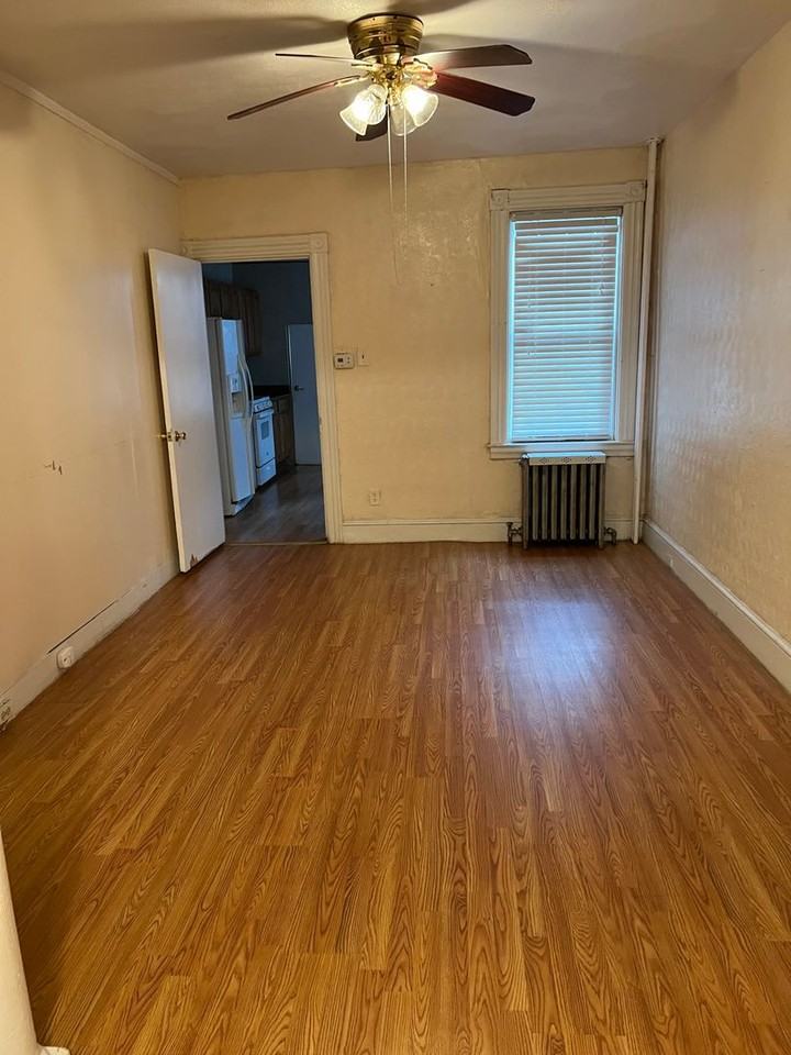 413 Howard Ave - Photo 3 of 12