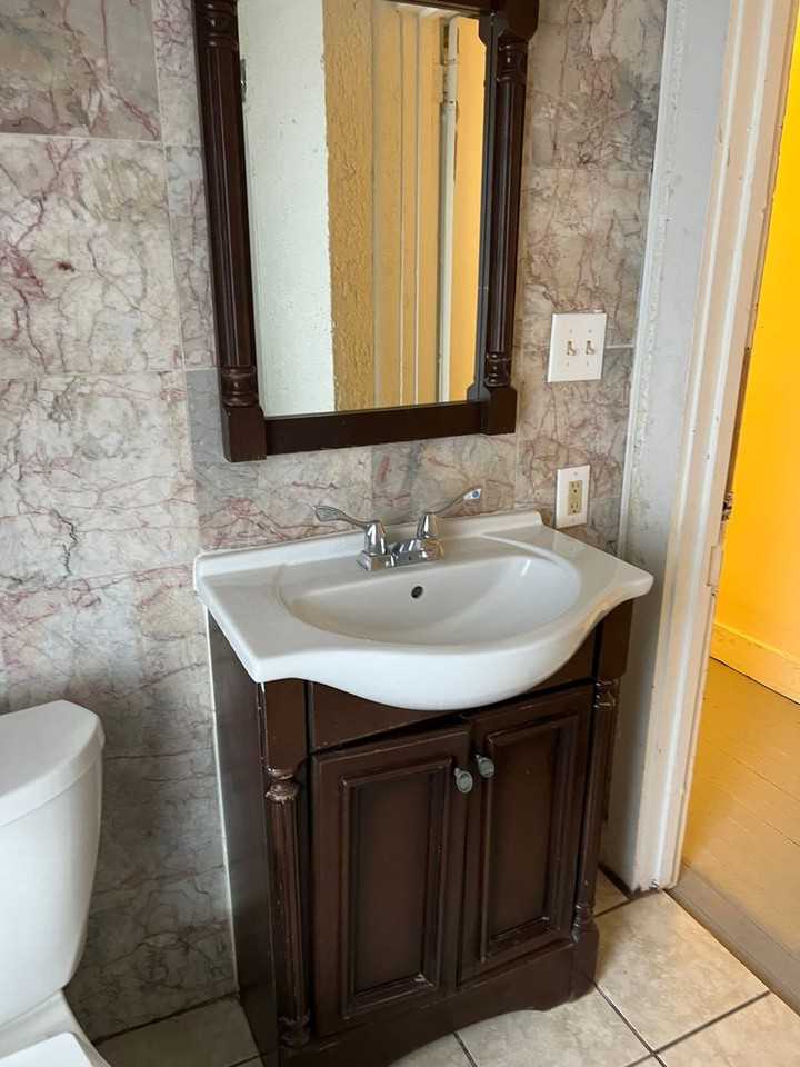 413 Howard Ave - Photo 7 of 12