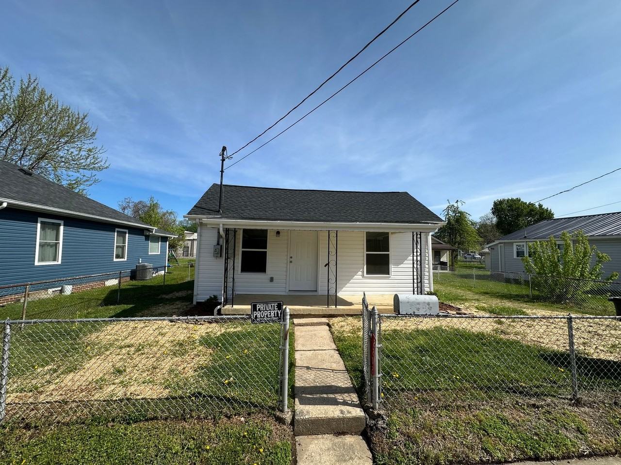 2202 Maxwell Ave - Photo 2 of 25
