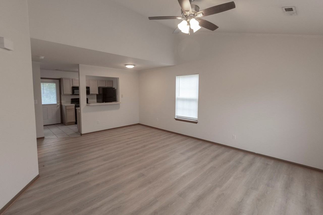 1627 Bold Ruler Ct - Photo 2 of 27