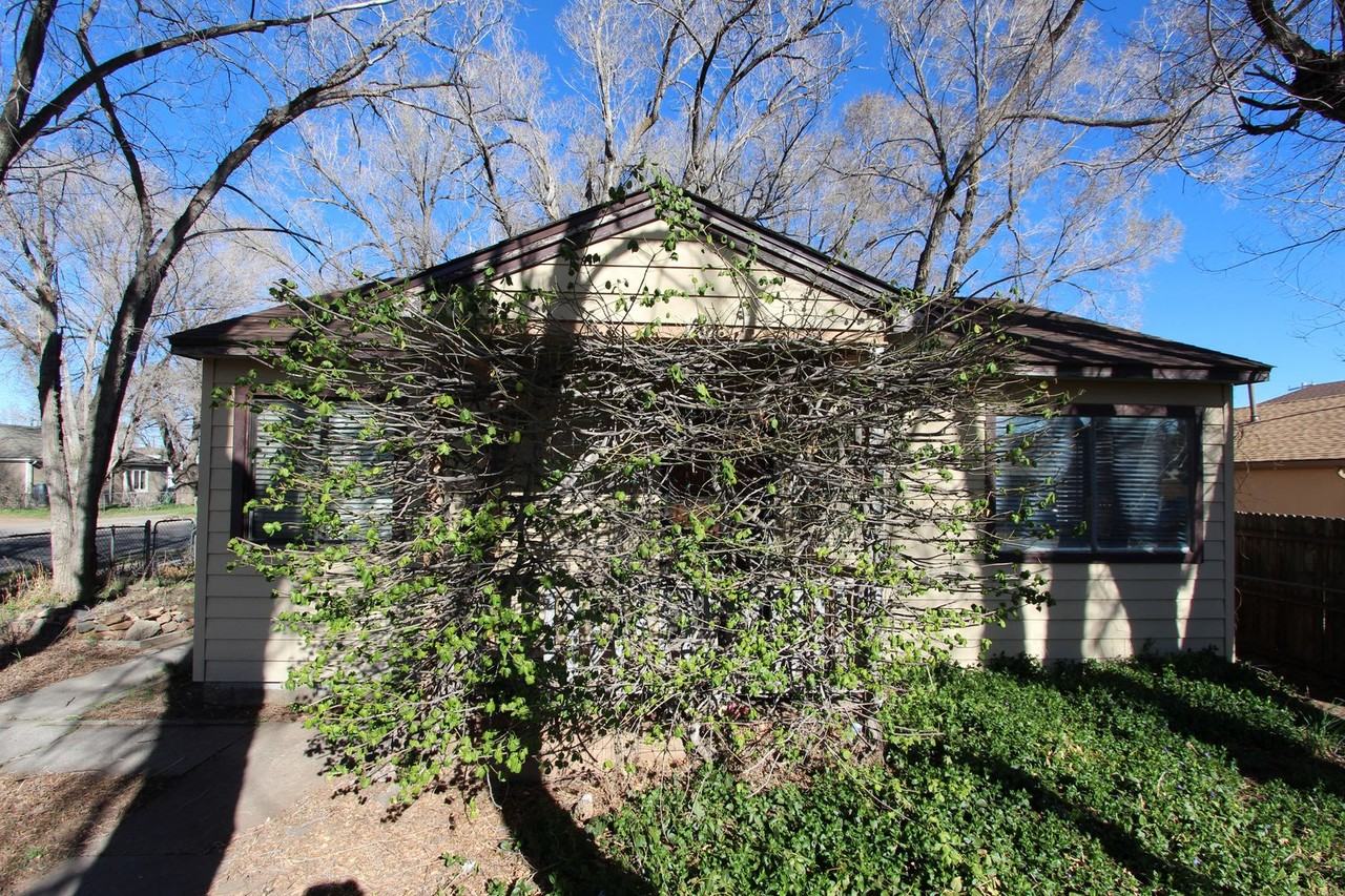 2028 N 2nd St - Photo 3 of 16