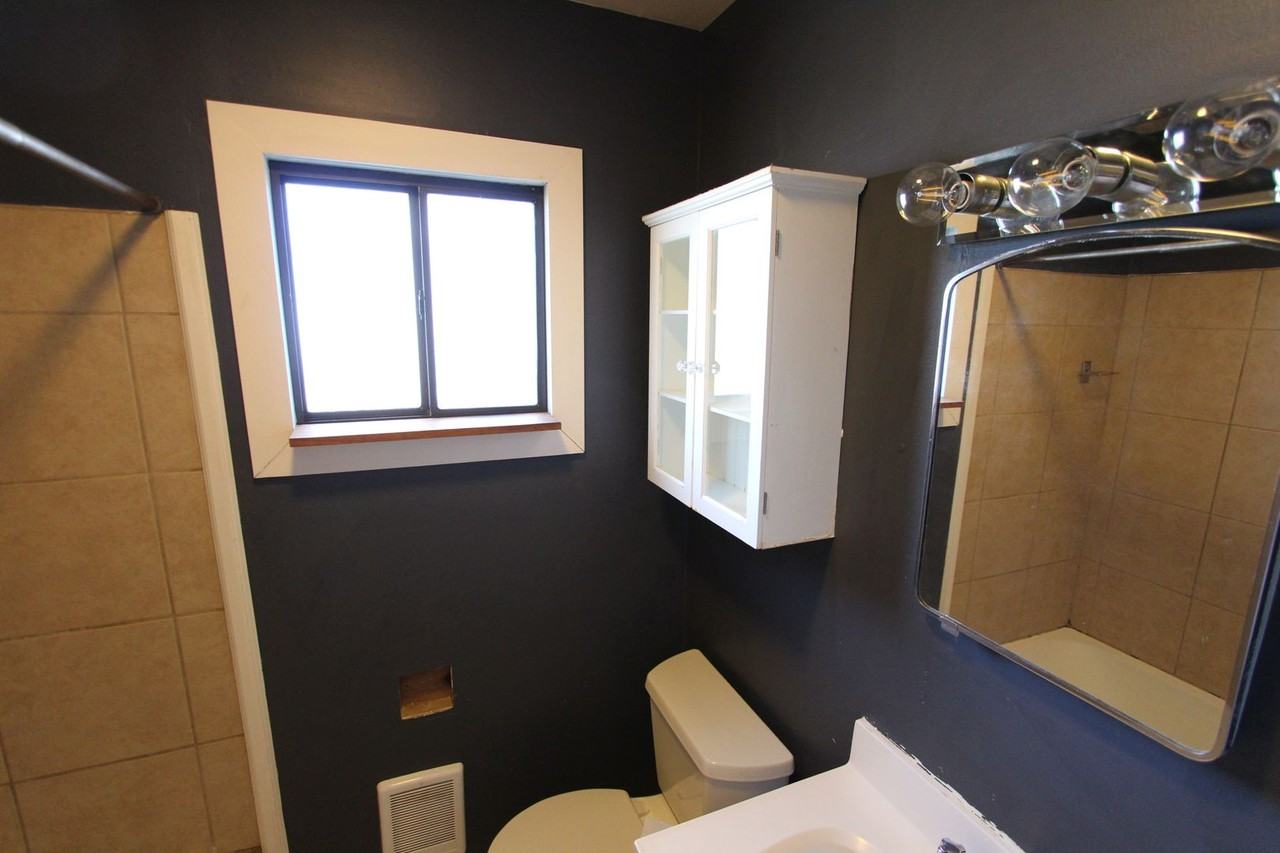 2028 N 2nd St - Photo 5 of 16