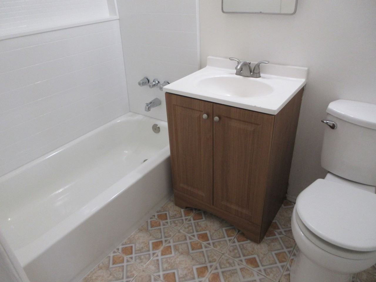 219 W Robertson Rd - Photo 7 of 12