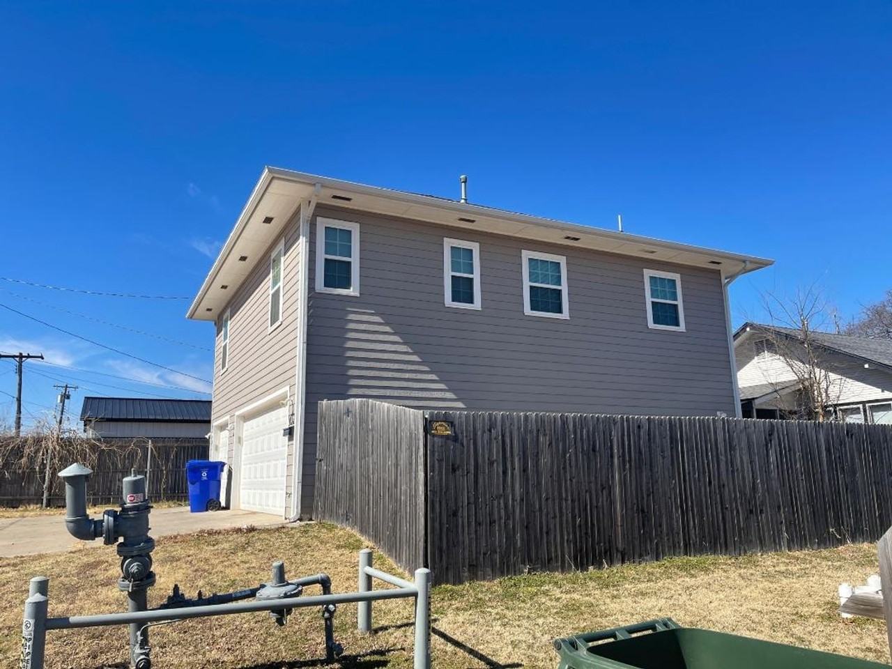 432 E Symmes St - Photo 2 of 15