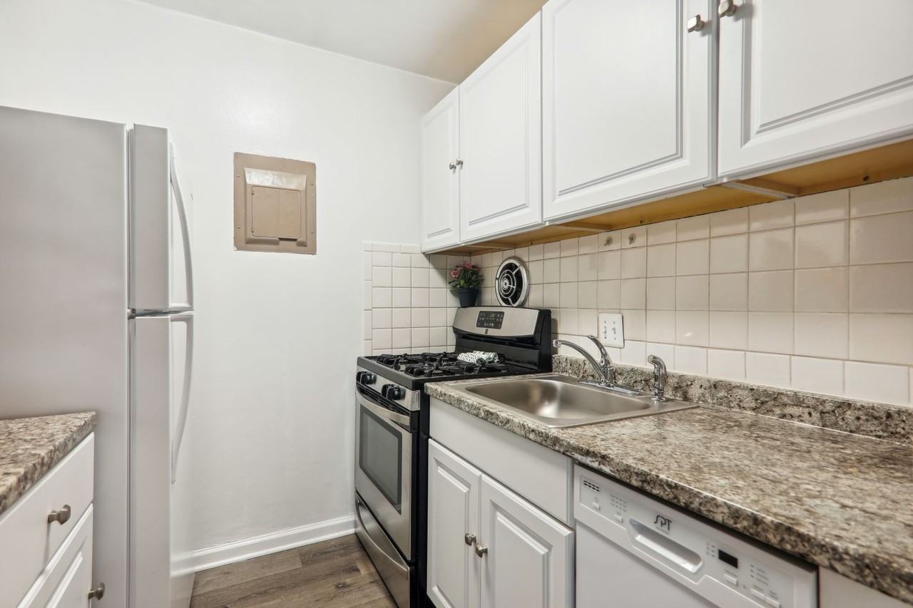 3411 University Blvd W - Photo 3 of 24