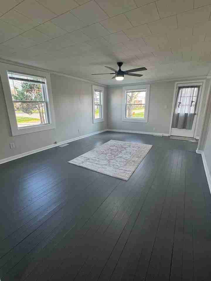 427 E Horton St - Photo 3 of 8