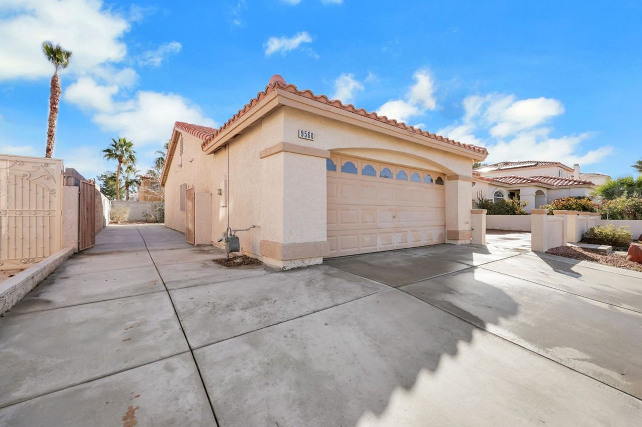 9560 Summerfest St - Photo 4 of 39