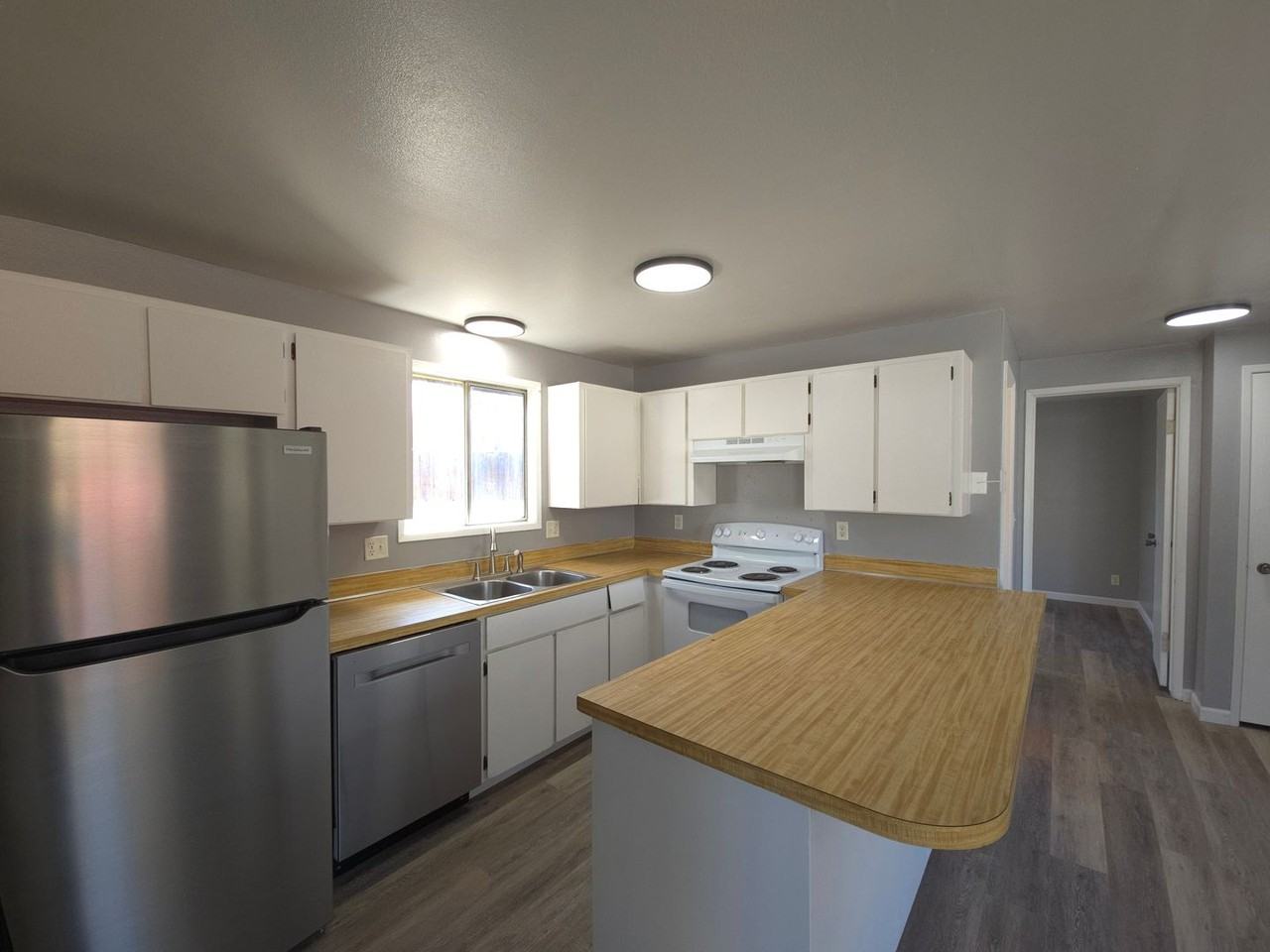 1630 E Elm Ave - Photo 6 of 11