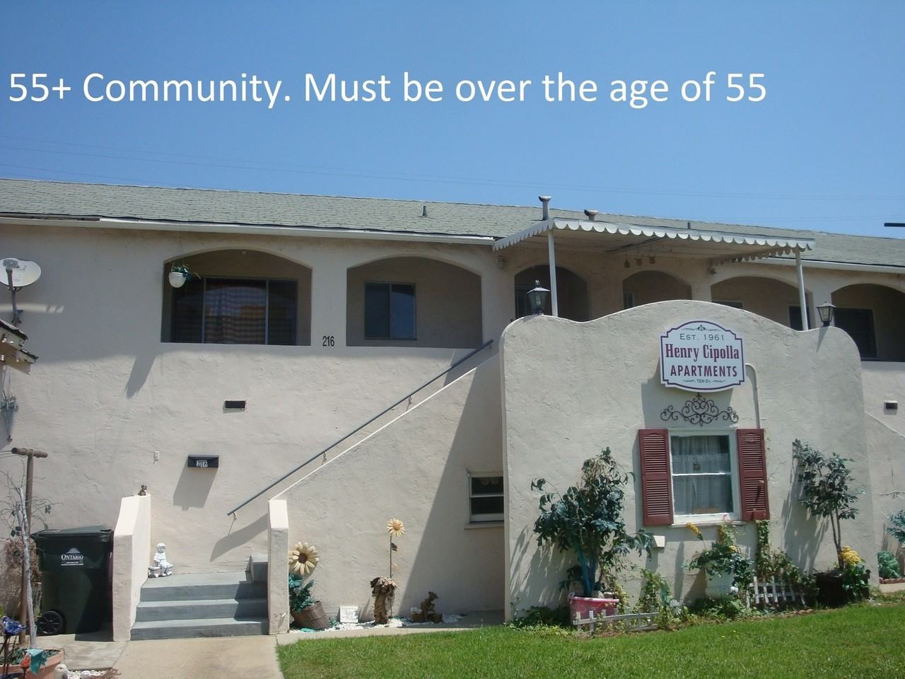 210 W D St - Photo 2 of 24