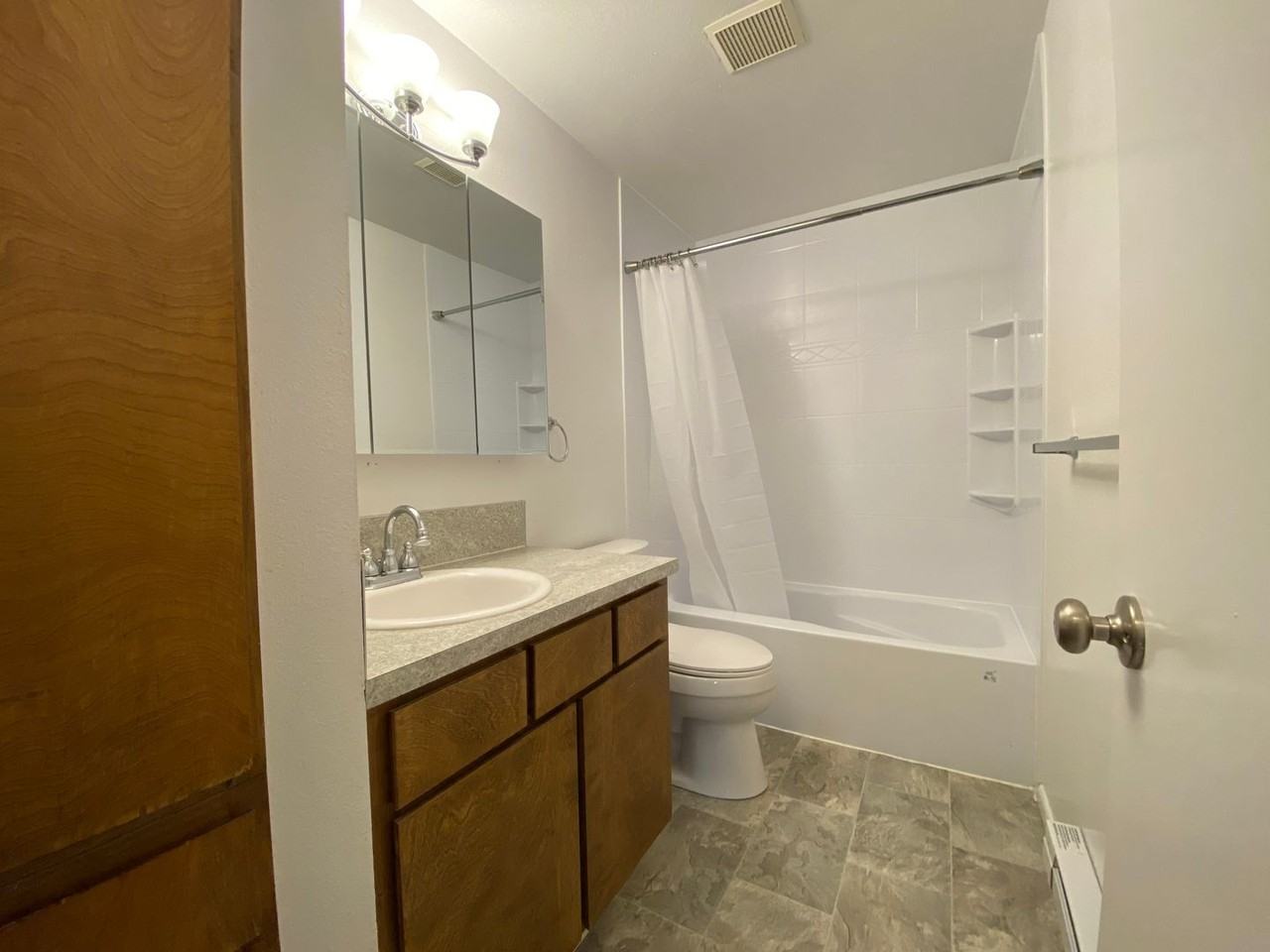 1010 S Holly St - Photo 6 of 8