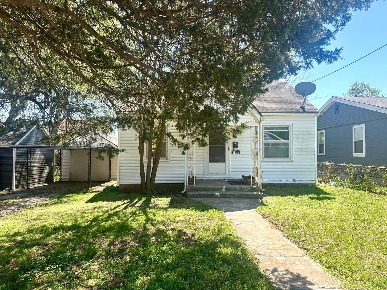 1806 W Olive St - Photo 2 of 17