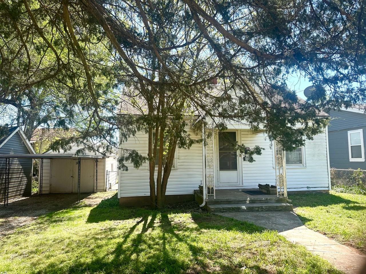 1806 W Olive St - Photo 3 of 17