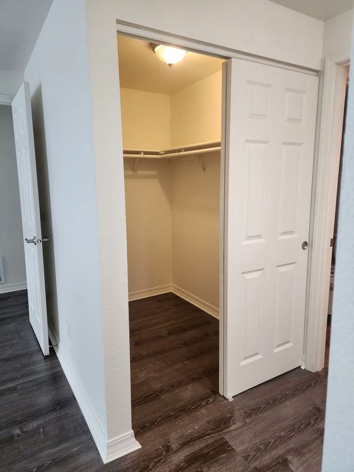 1760 W Sunn Fjord Ln #203 - Photo 7 of 17