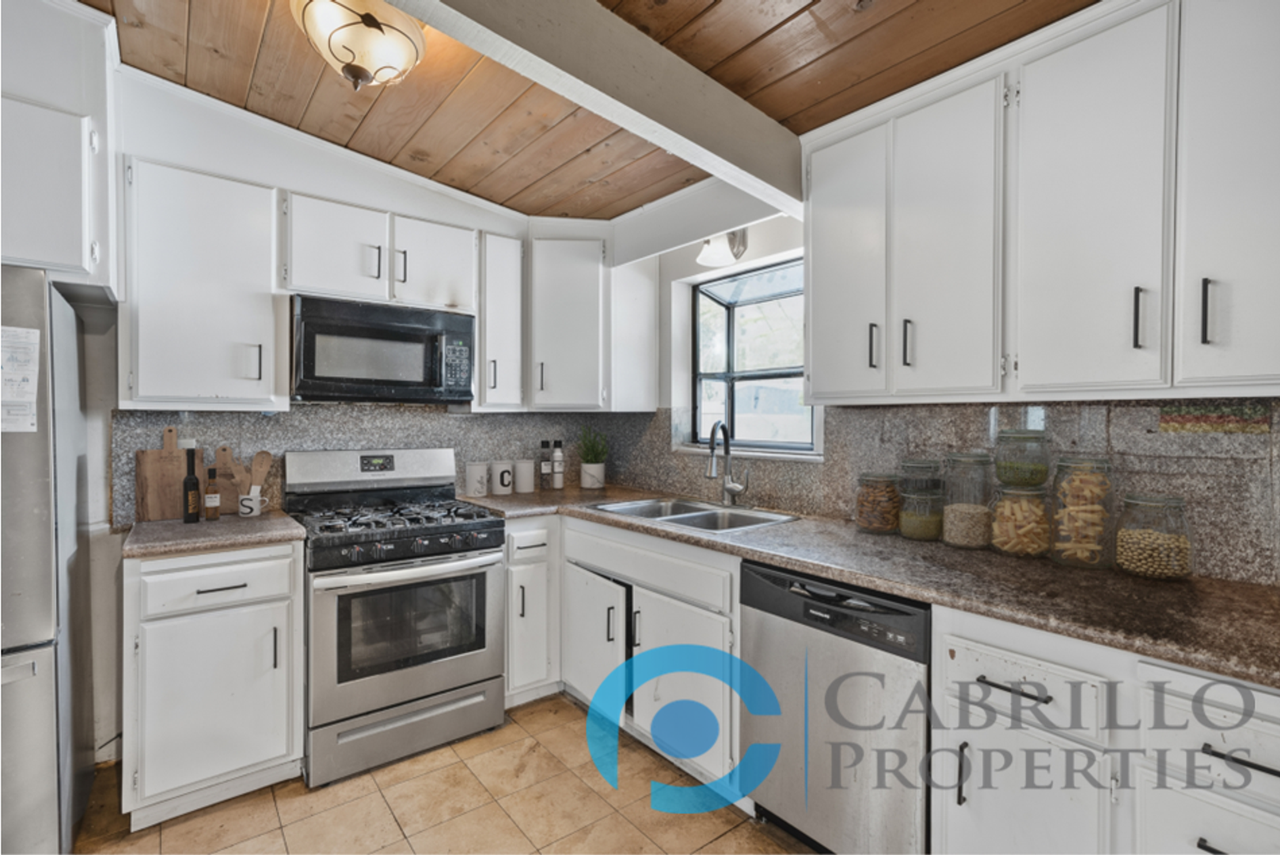 5063 Chaparral Way - Photo 4 of 20