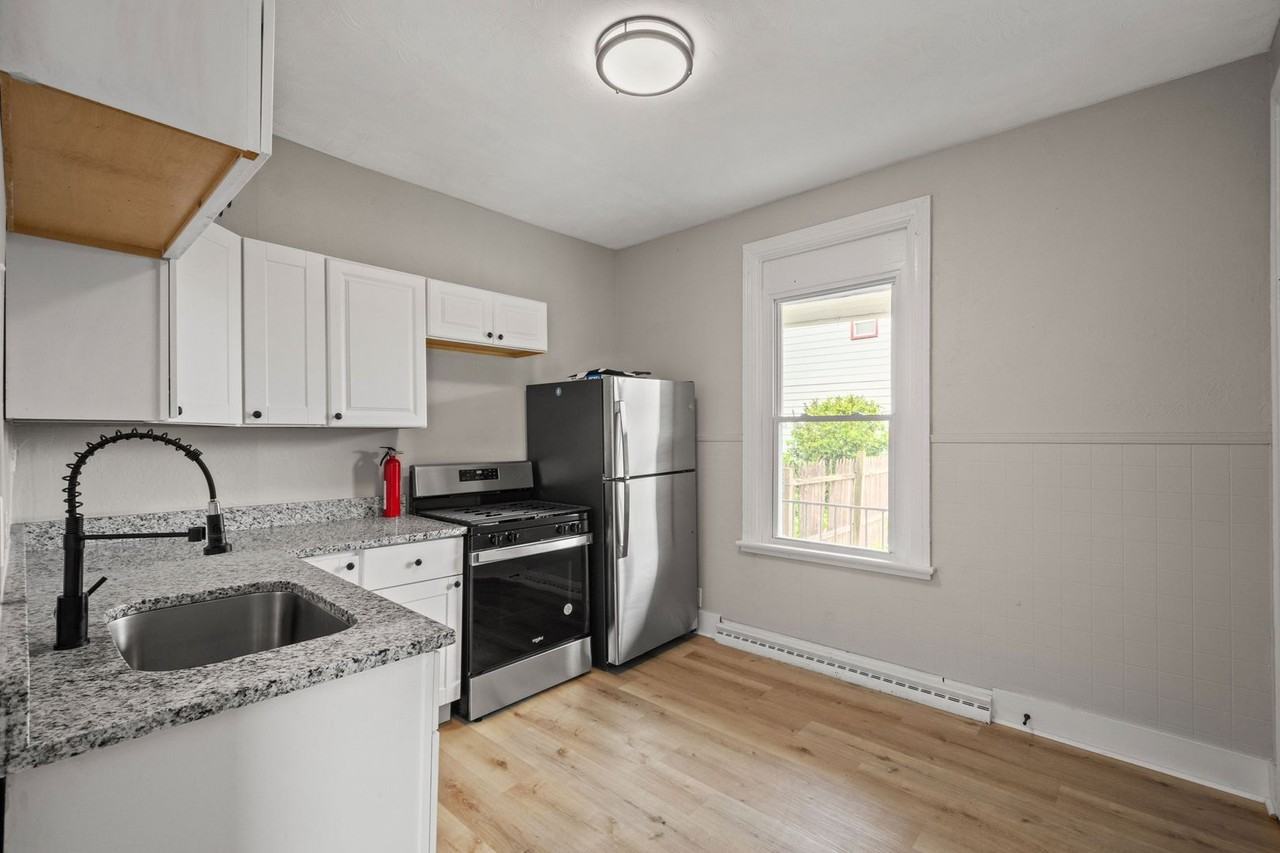 1319 Hays St - Photo 6 of 21