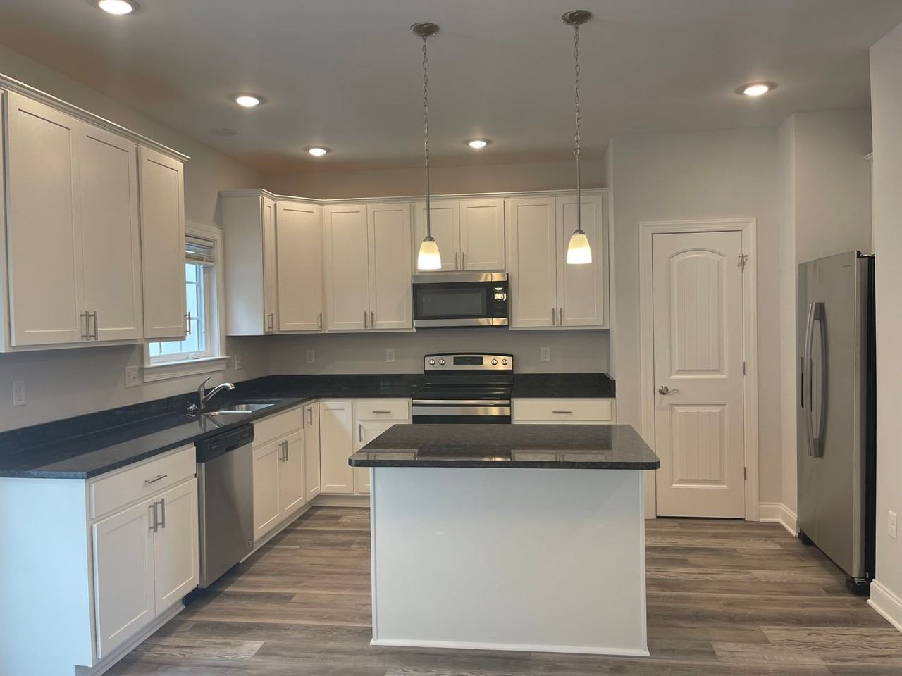 1168 Harvest Ct - Photo 6 of 16