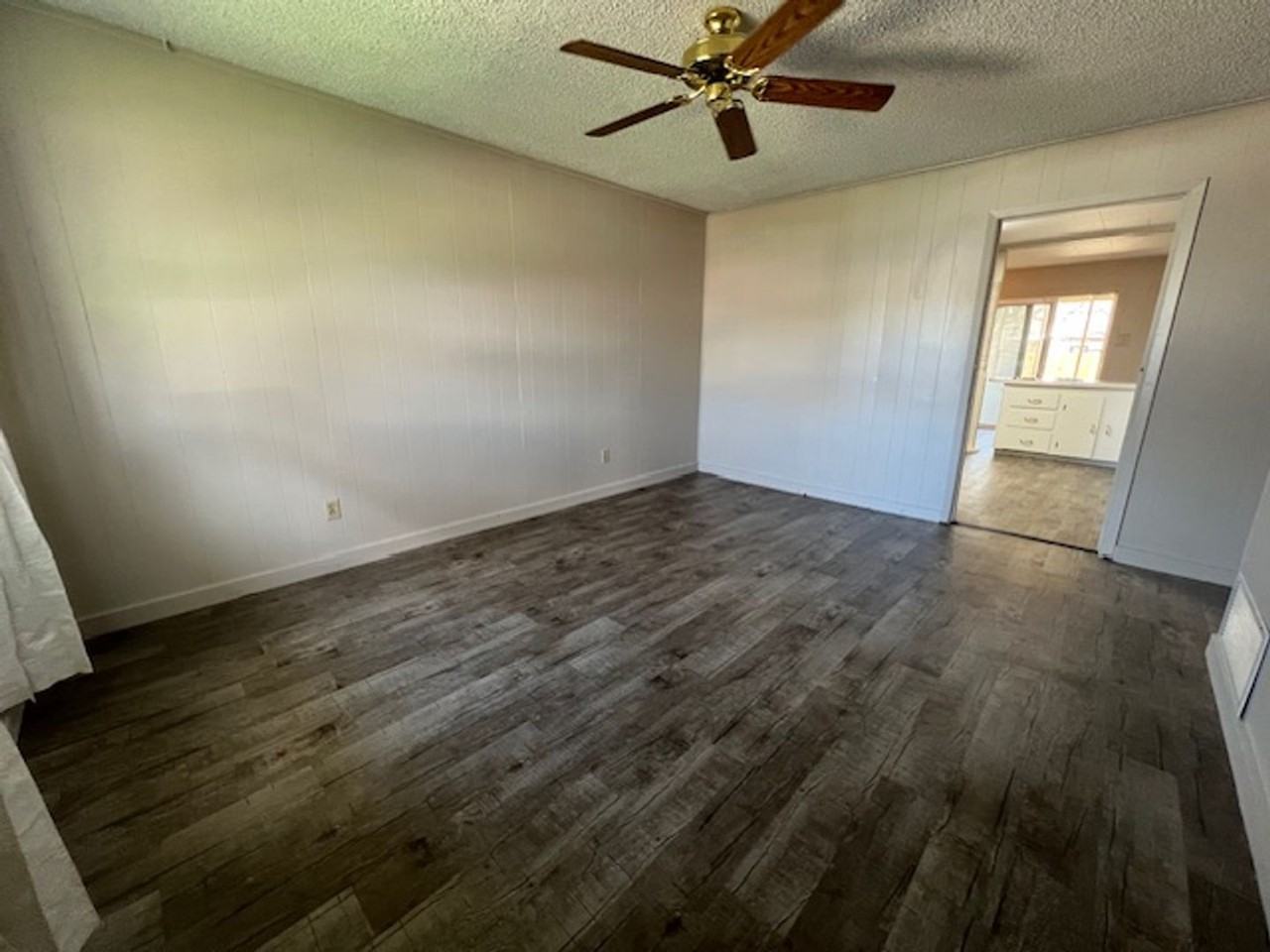 1733 Palm St - Photo 4 of 21