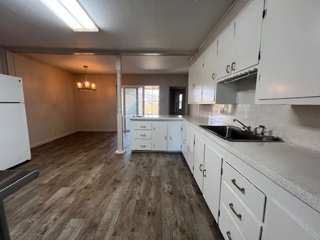 1733 Palm St - Photo 5 of 21