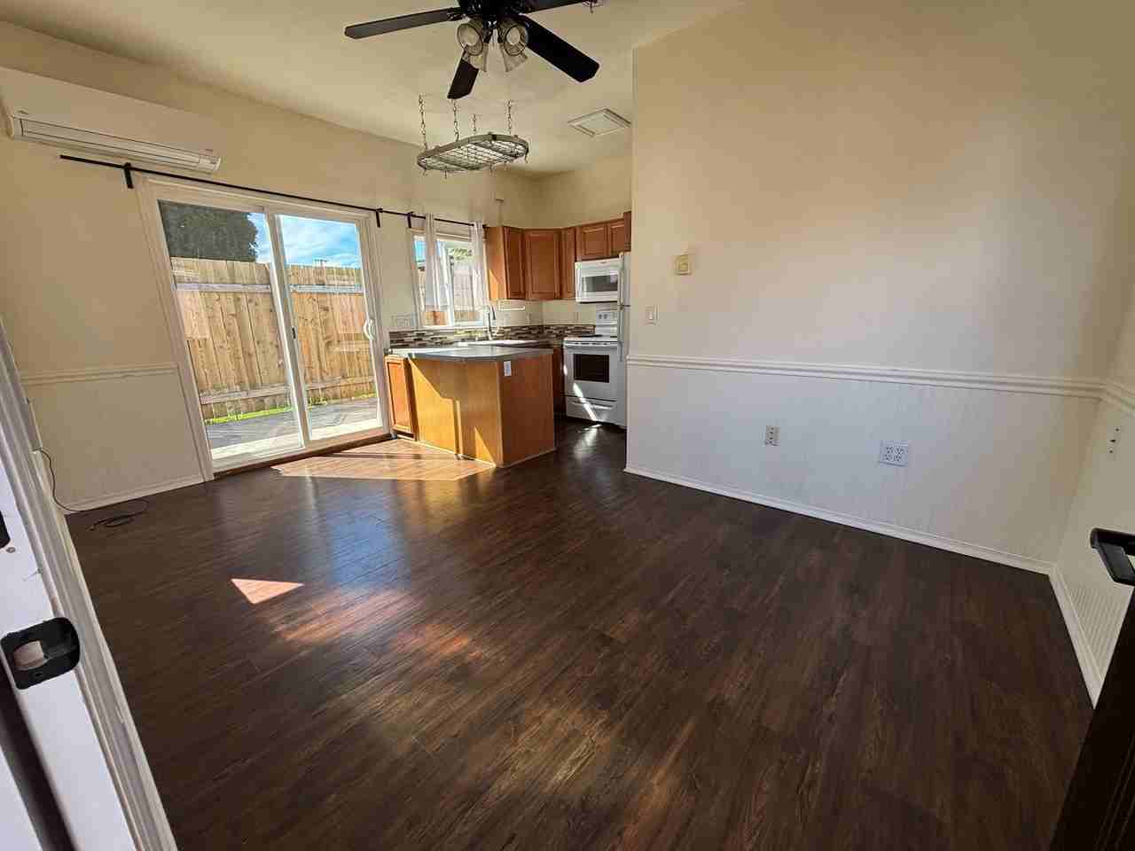 458 W Berkeley St - Photo 7 of 19