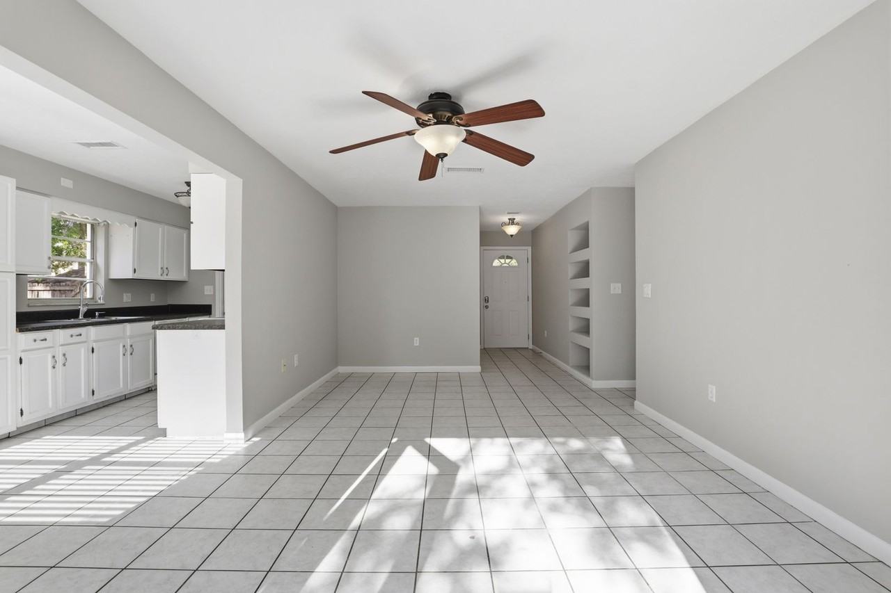 3741 Nw 21st Dr - Photo 2 of 25