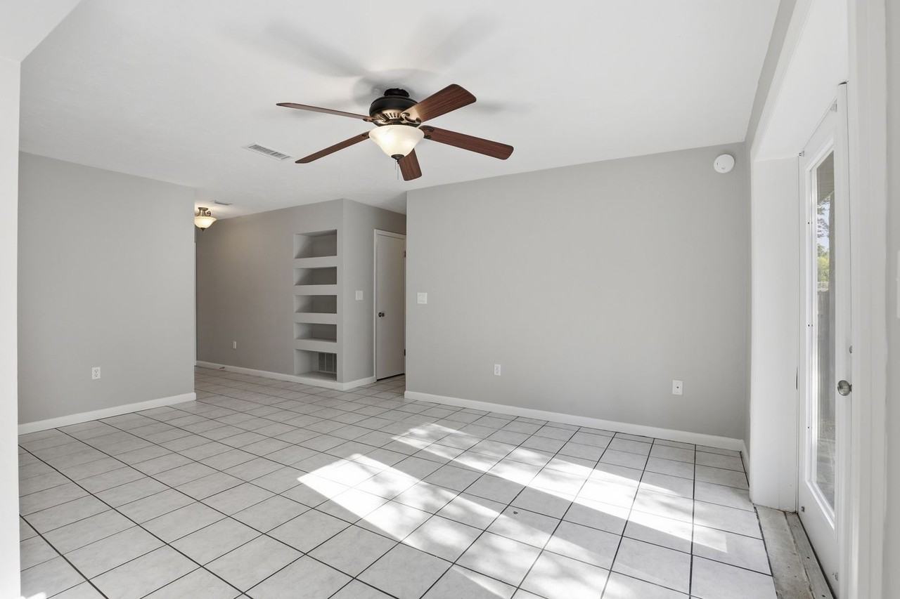 3741 Nw 21st Dr - Photo 5 of 25