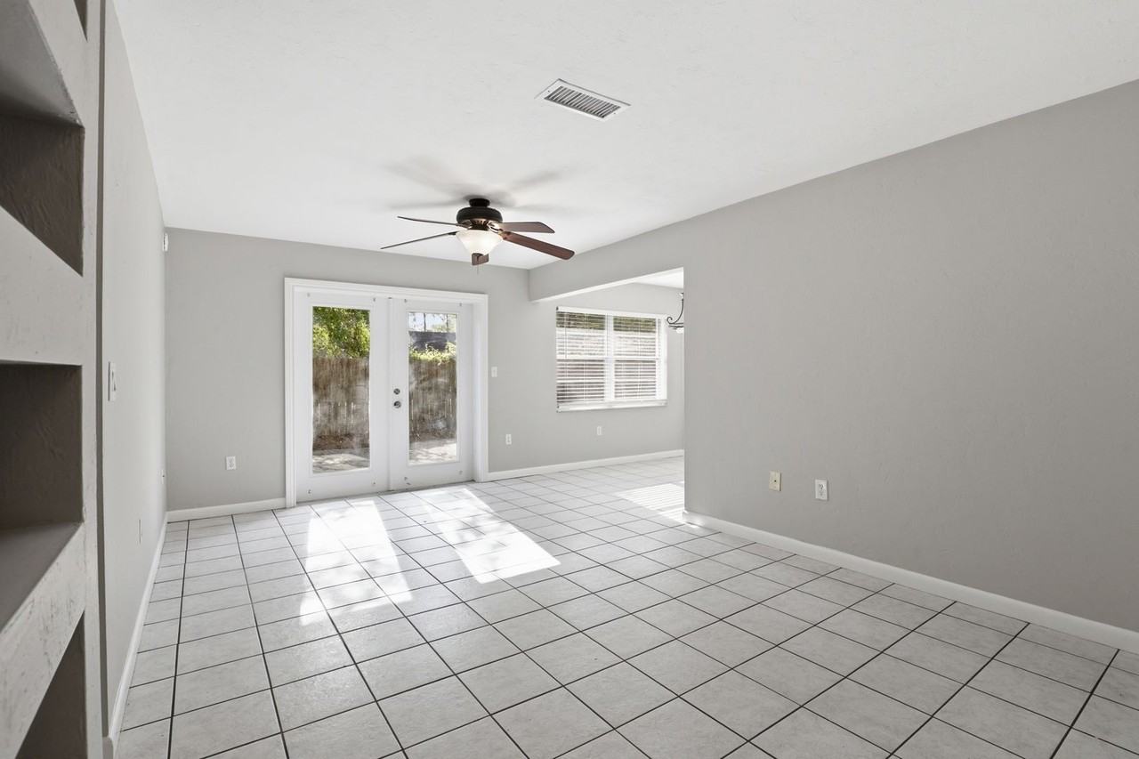 3741 Nw 21st Dr - Photo 6 of 25