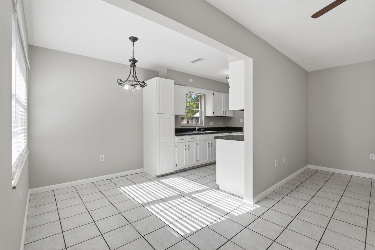 3741 Nw 21st Dr - Photo 7 of 25