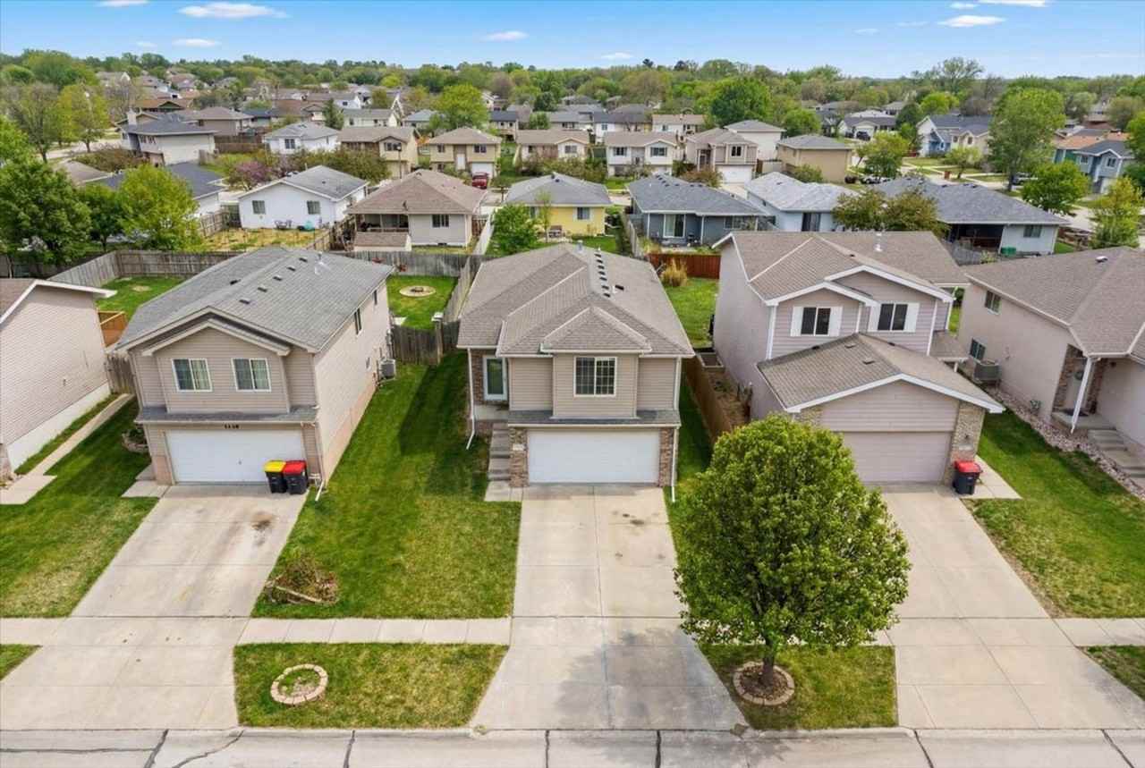 1621 Sw 30th St - Photo 2 of 26