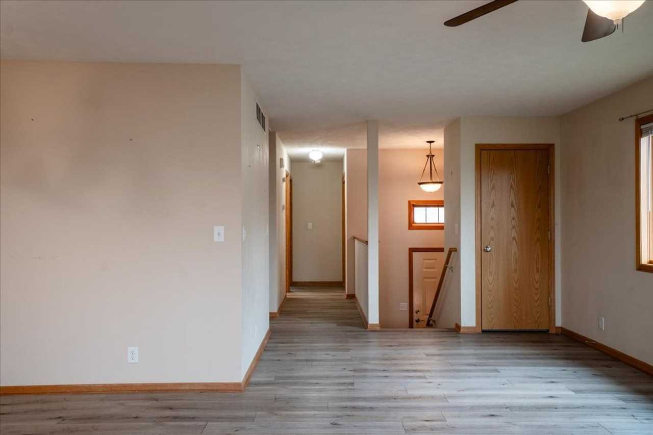 1621 Sw 30th St - Photo 4 of 26