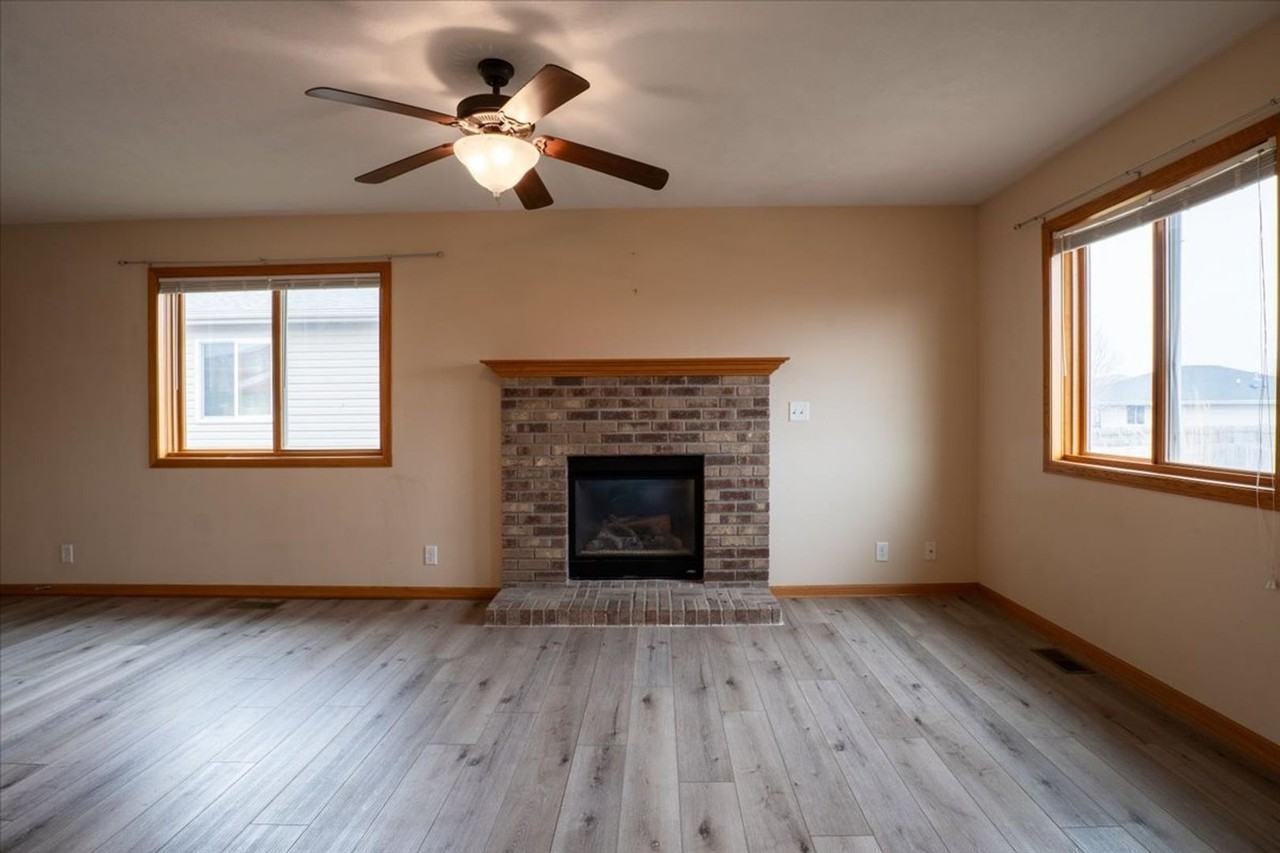 1621 Sw 30th St - Photo 5 of 26