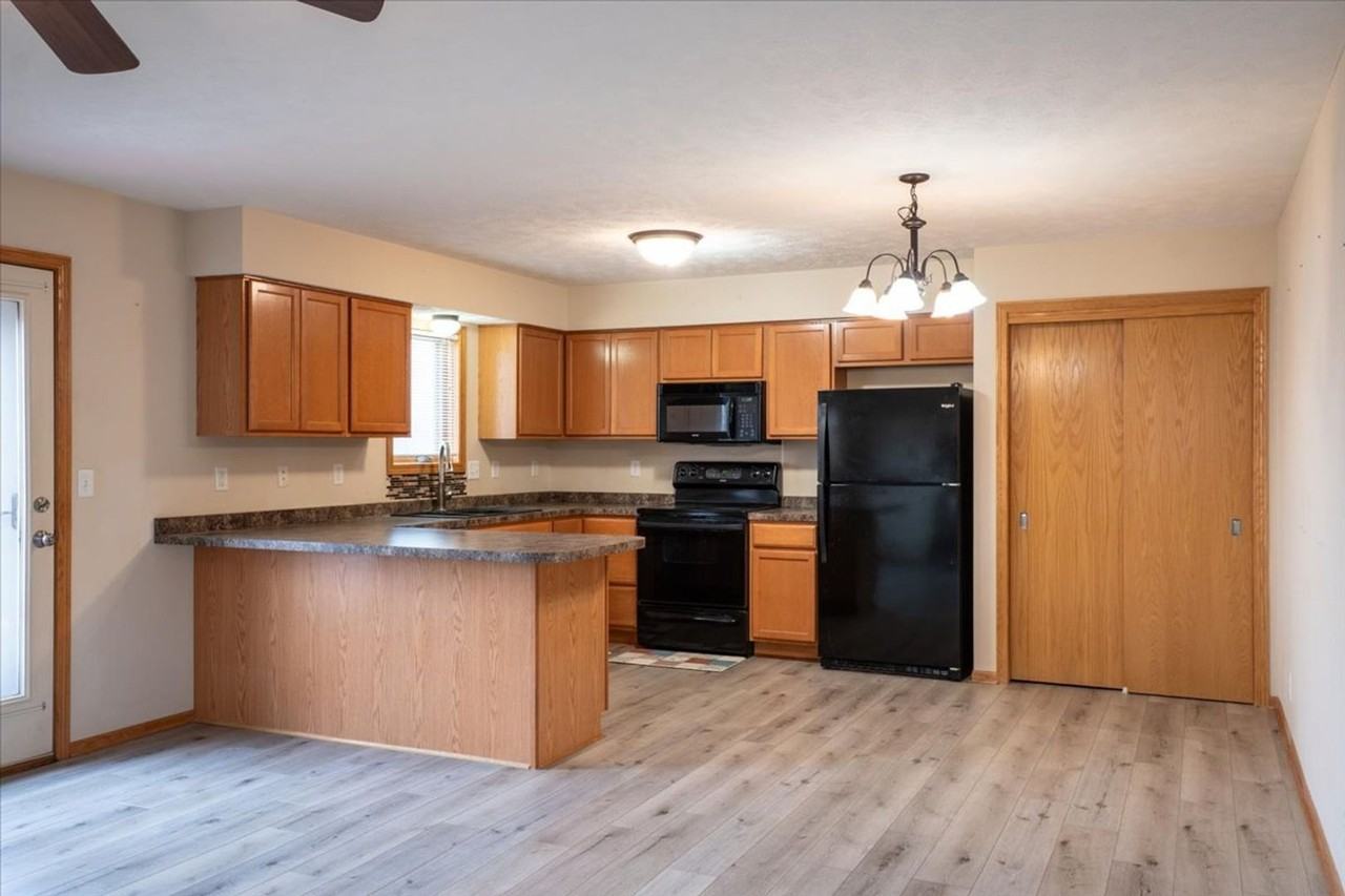 1621 Sw 30th St - Photo 6 of 26